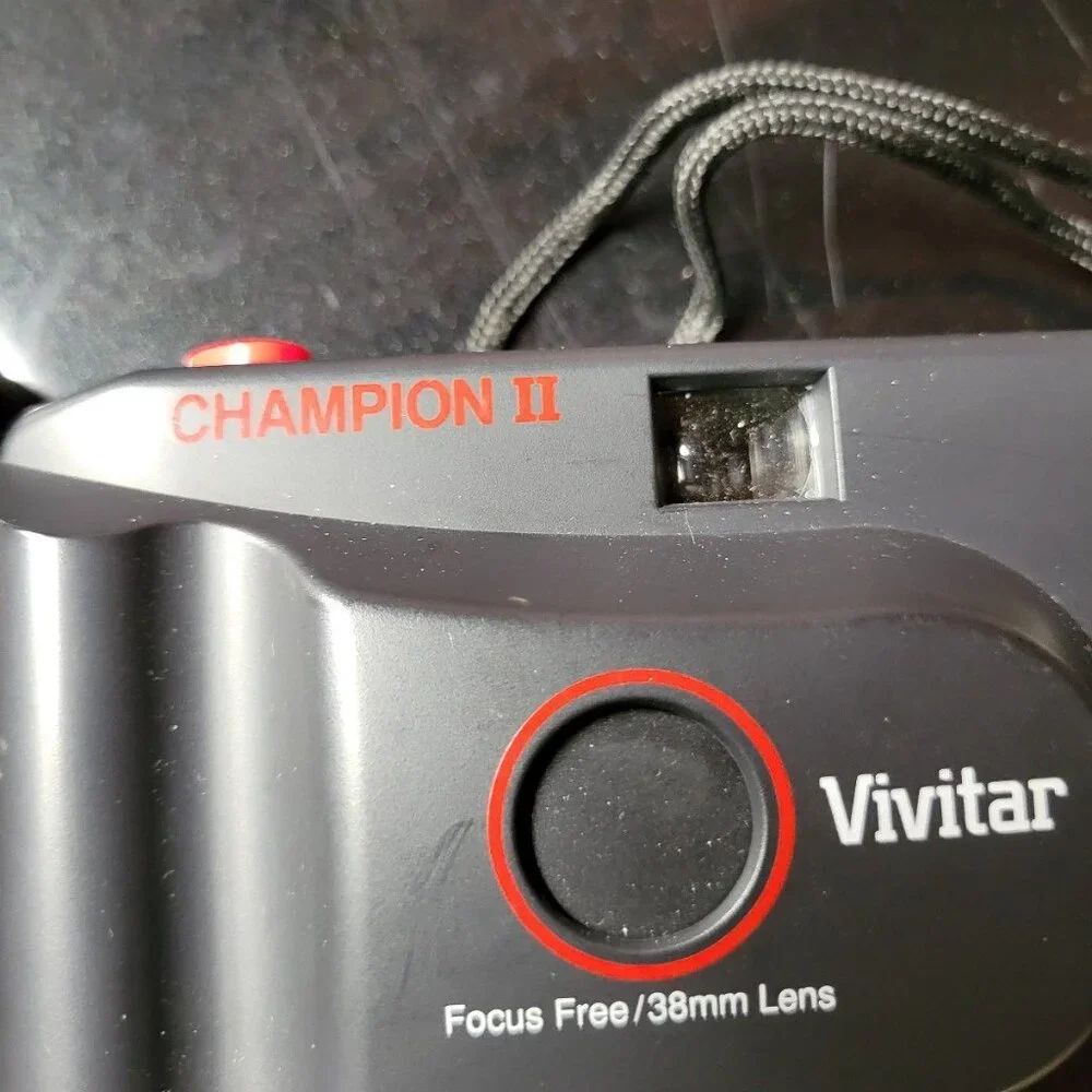 Vivitar Champion II Point and Shoot Film Camera W/ Case and instructions. - Picture 3 of 5